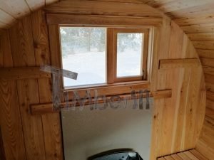 Utendørs barrel sauna med terrasse og Harvia elektrisk varmeovn (18)