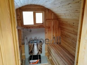 Utendørs barrel sauna med terrasse og Harvia elektrisk varmeovn (21)
