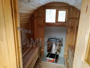 Utendørs barrel sauna med terrasse og Harvia elektrisk varmeovn (22)